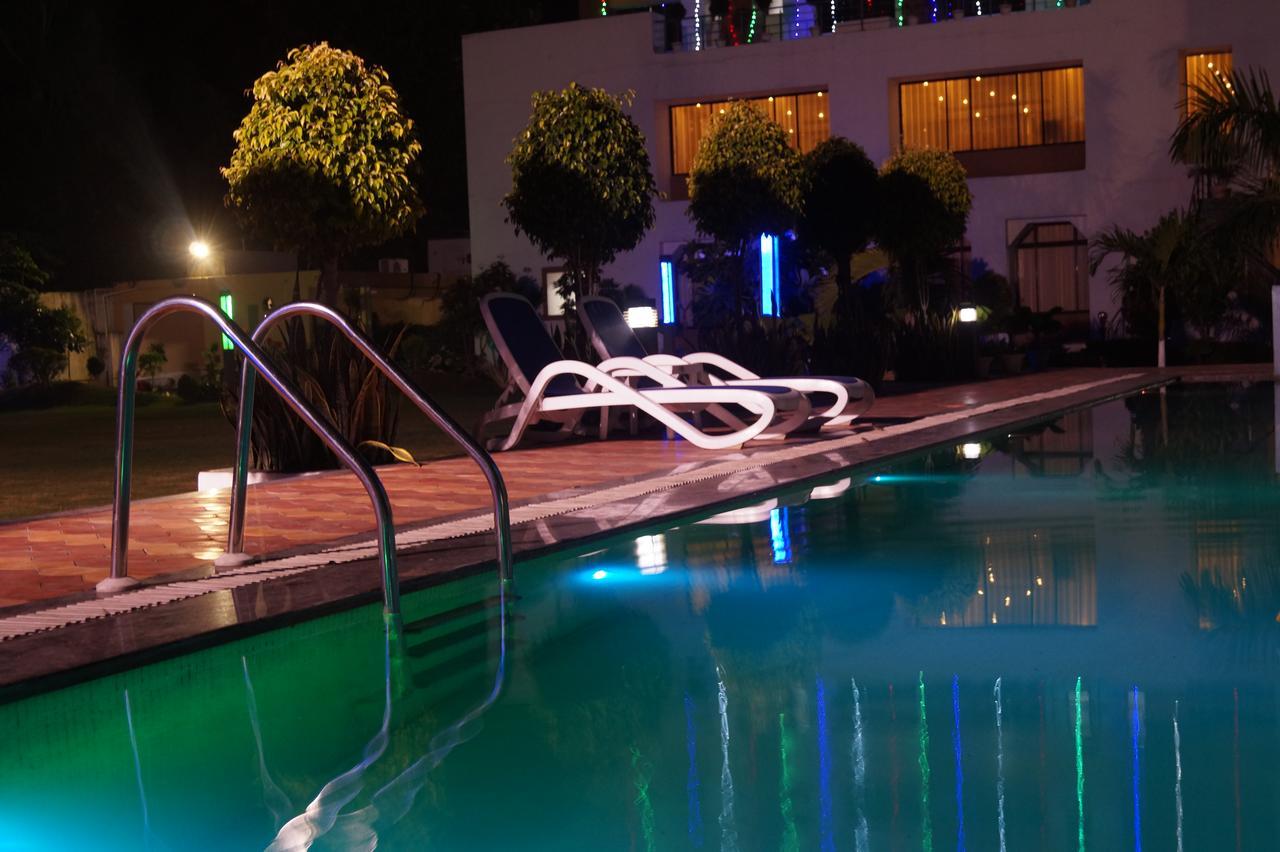 Kamlesh Continental Hotel Angul Bagian luar foto
