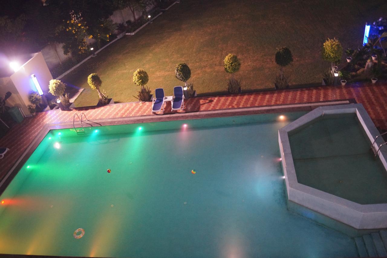 Kamlesh Continental Hotel Angul Bagian luar foto